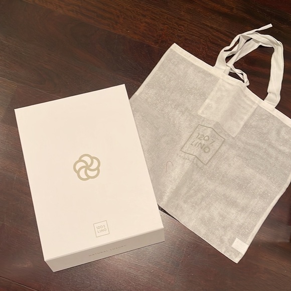 120%LINO GIFT BOX - Picture 1 of 7